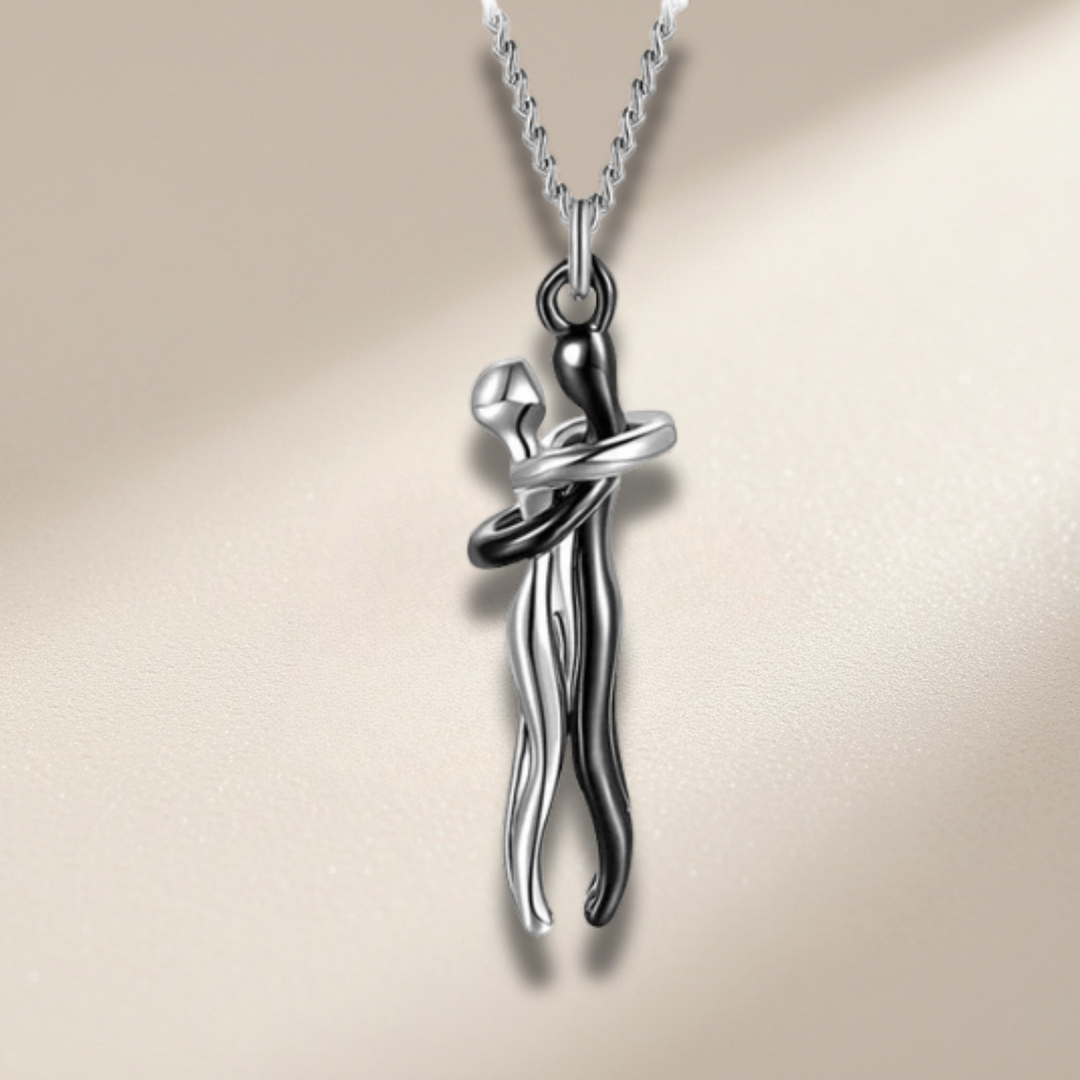 JANAE – EMBRACE NECKLACE